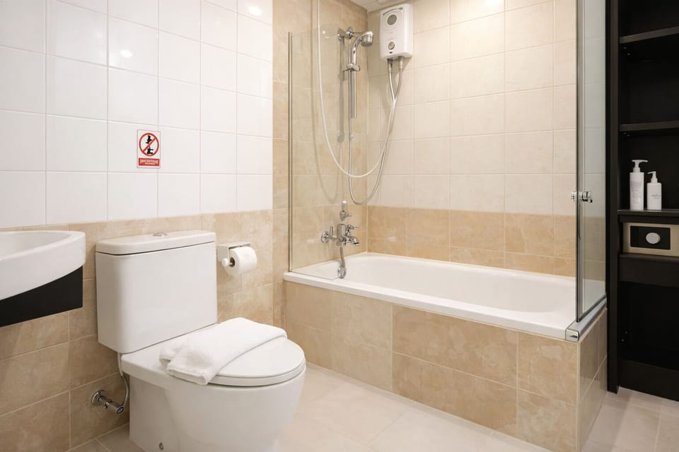 Superior Twin Room, Balcony | Bathroom | Shower, towels, soap, shampoo