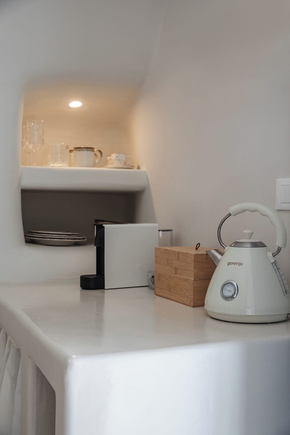 Deluxe Suite, 1 Queen Bed, Sea View | Private kitchen | Mini-fridge, espresso maker, electric kettle, dining tables