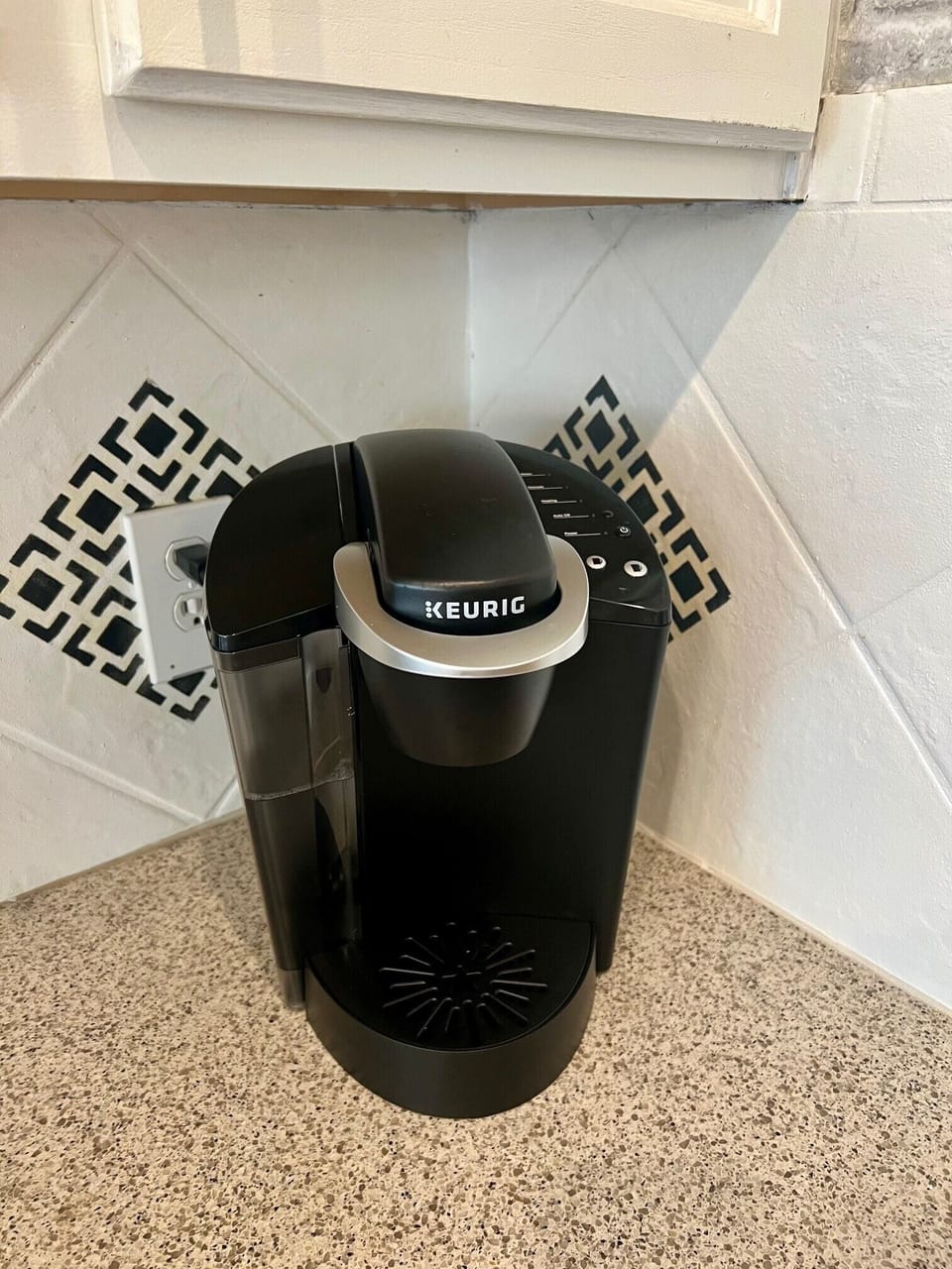 Keurig Coffeemaker with provided coffee capsuls