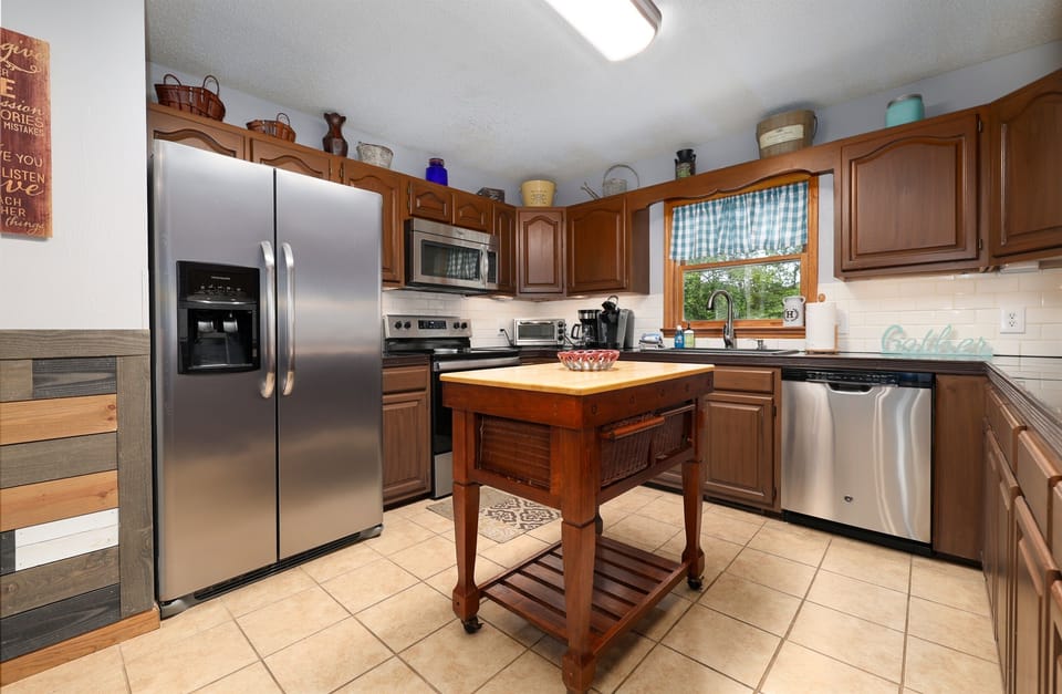 Full kitchen