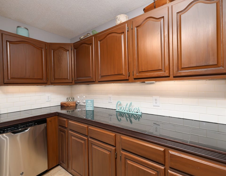 Lots of counter space in the kitchen