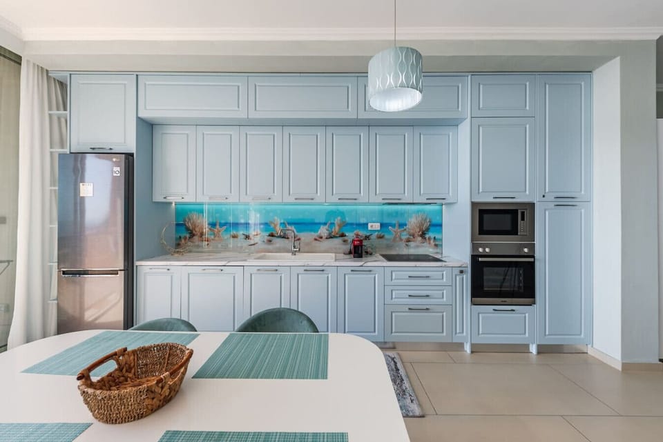 Fully-equipped kitchen and dining area