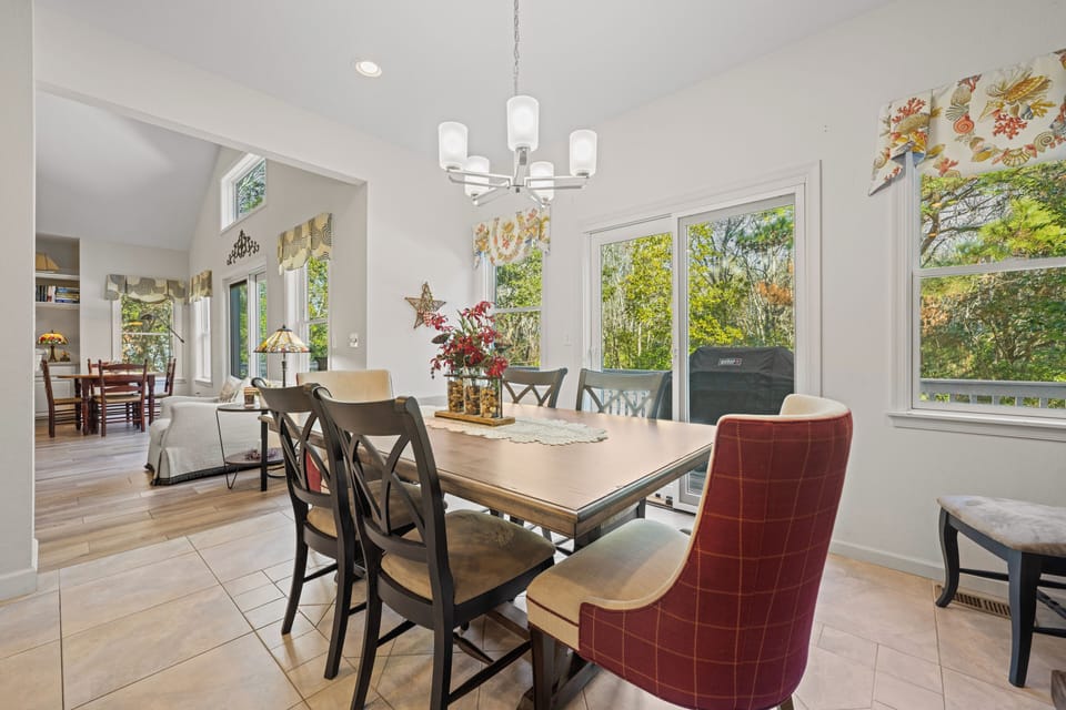 Dining Area - Entry Level