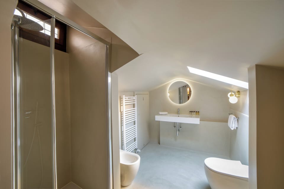 Exclusive Room | Bathroom | Shower, rainfall showerhead, hair dryer, bidet