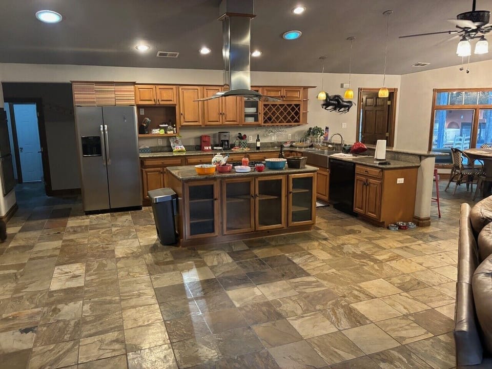 House, Multiple Beds, Hot Tub, River View (Unit 202) | Private kitchen | Coffee/tea maker