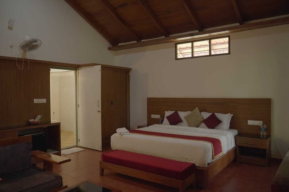 Superior Suite, Garden View | Egyptian cotton sheets, premium bedding, desk, free WiFi