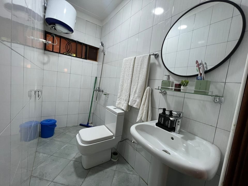2rd bathroom