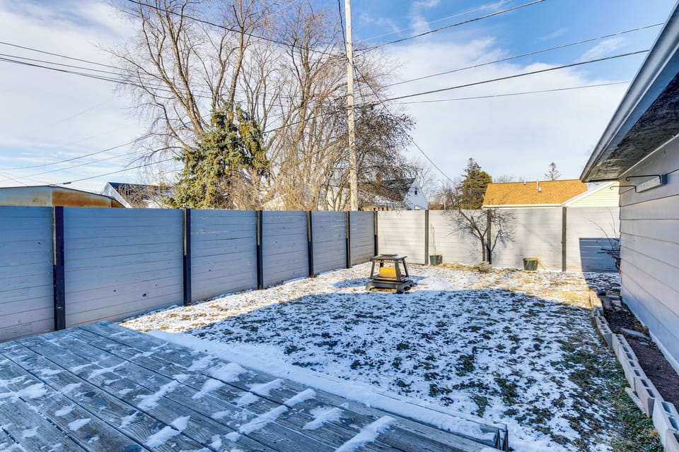 Private Backyard | Wood-Burning Fire Pit