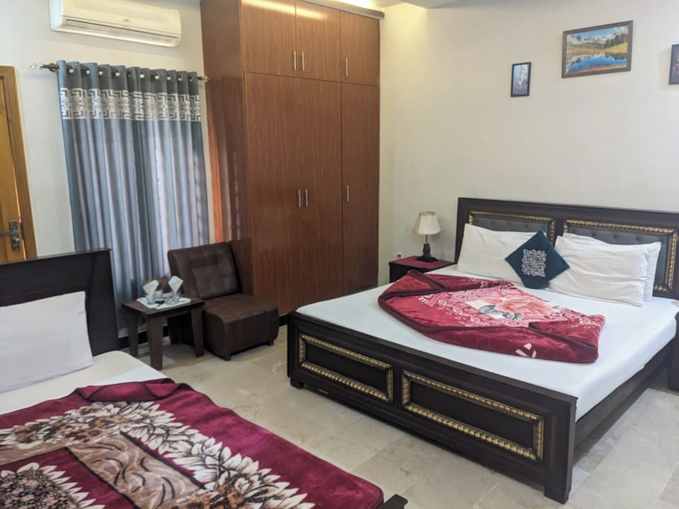 Triple Room