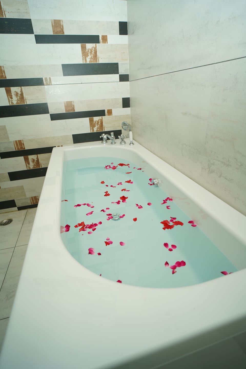 Premium Room | Bathroom | Towels, toilet paper
