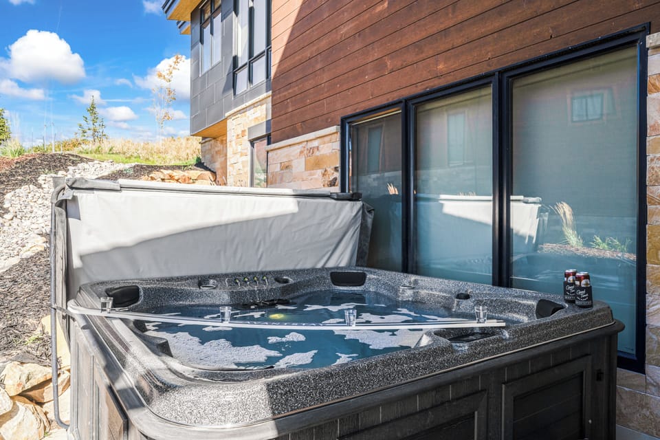 Inviting hot tub on the patio.