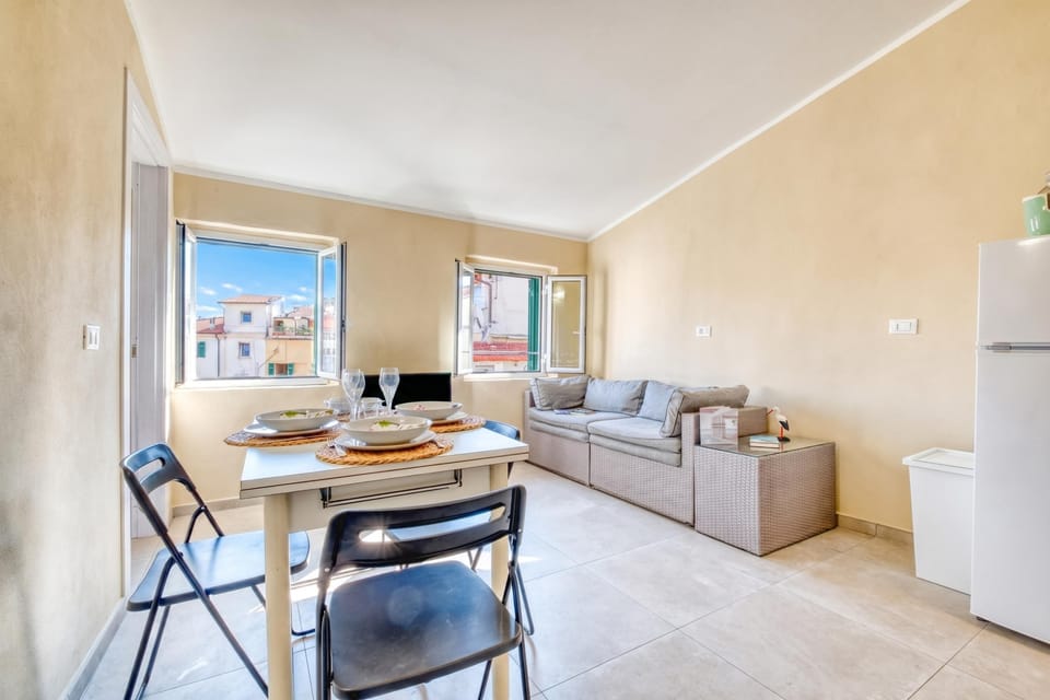 Standard Apartment, 2 Bedrooms, Microwave (Una Finestra sul Duomo) | Living area