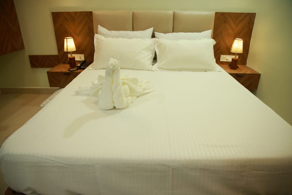 Superior Room, Garden View | Minibar, desk, laptop workspace, free WiFi