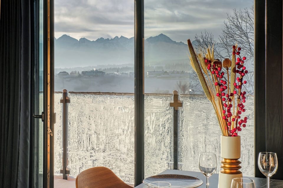 Deluxe House, 3 Bedrooms, Mountain View, Mountainside | In-room dining