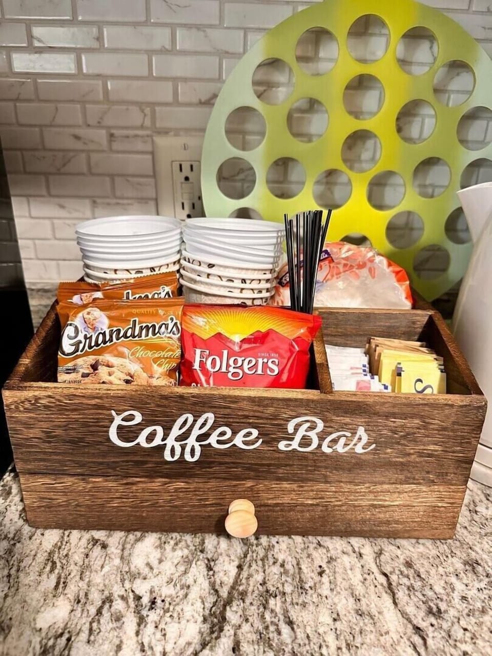 This elegant coffee station will be both functional and aesthetically pleasing, transforming every coffee moment into a delightful ritual.