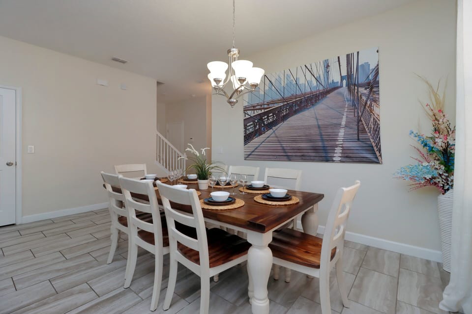 Alternate view of the dining room.