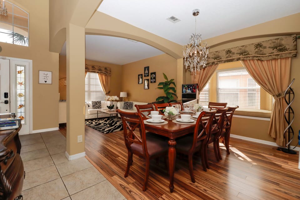 Alternate view of the dining room.