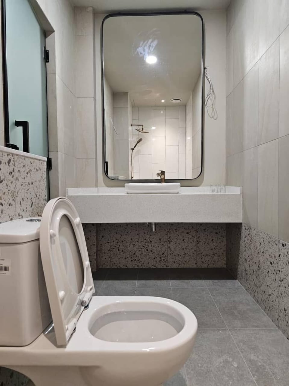 Comfort Triple Room, Balcony | Bathroom | Shower, rainfall showerhead, free toiletries, hair dryer