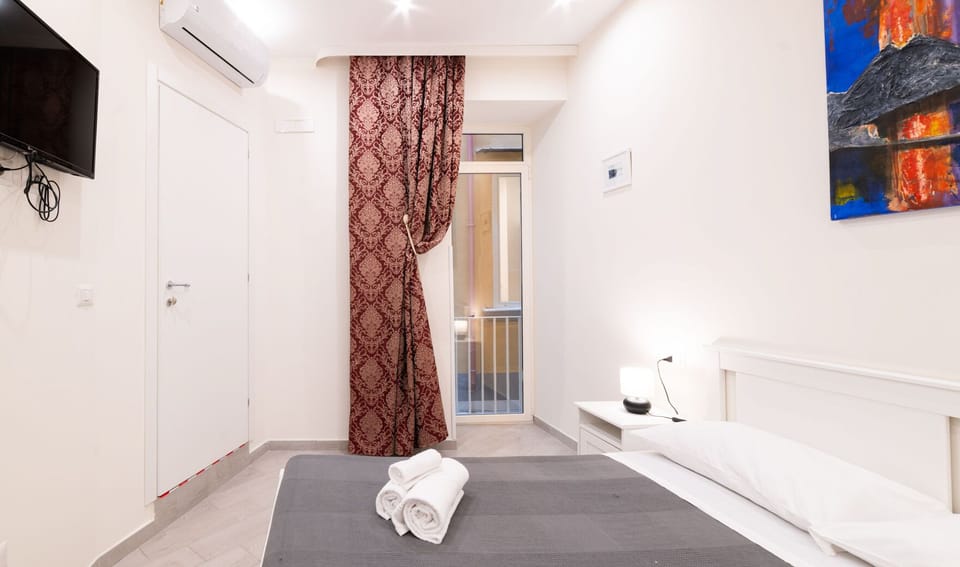 Basic Double Room | Desk, WiFi (free)