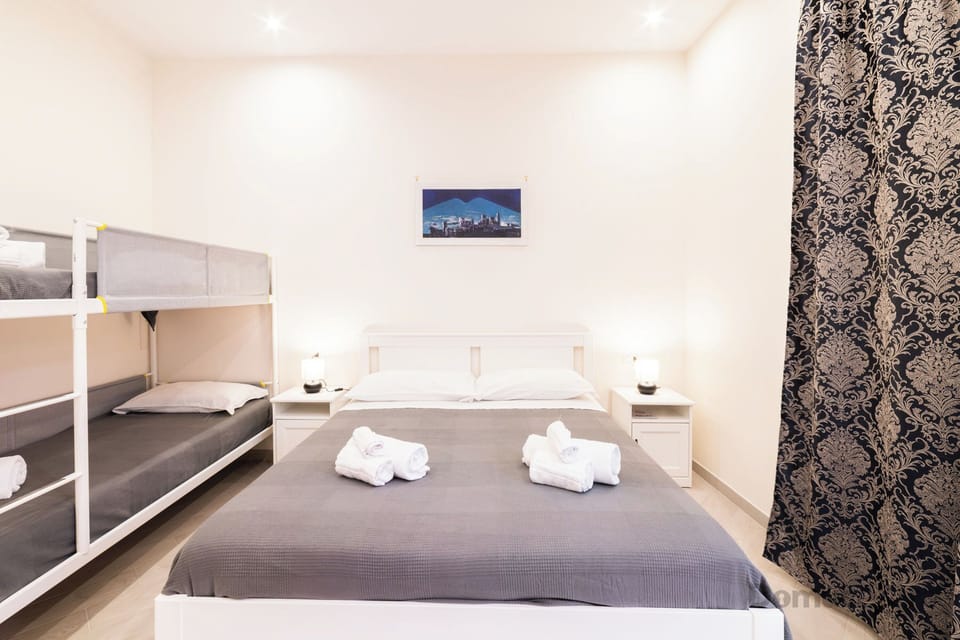 Comfort Double or Twin Room | Desk, free WiFi