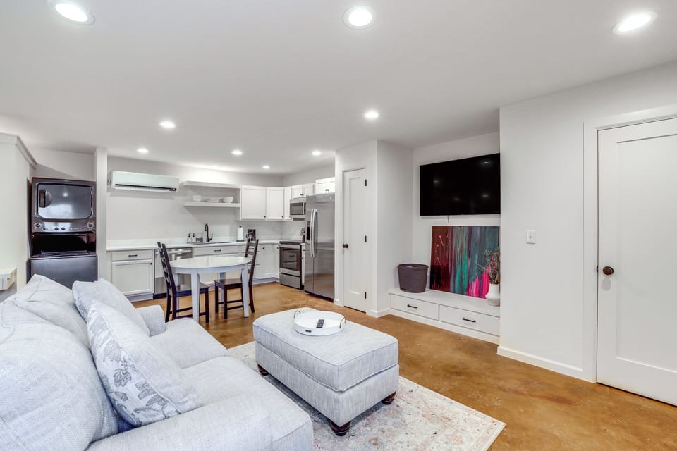 Apartment (0 Bedroom) | Interior