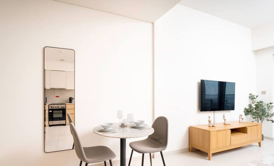Whether it's a casual breakfast or a formal dinner, this dining area offers the perfect setting for enjoying great food and good company.