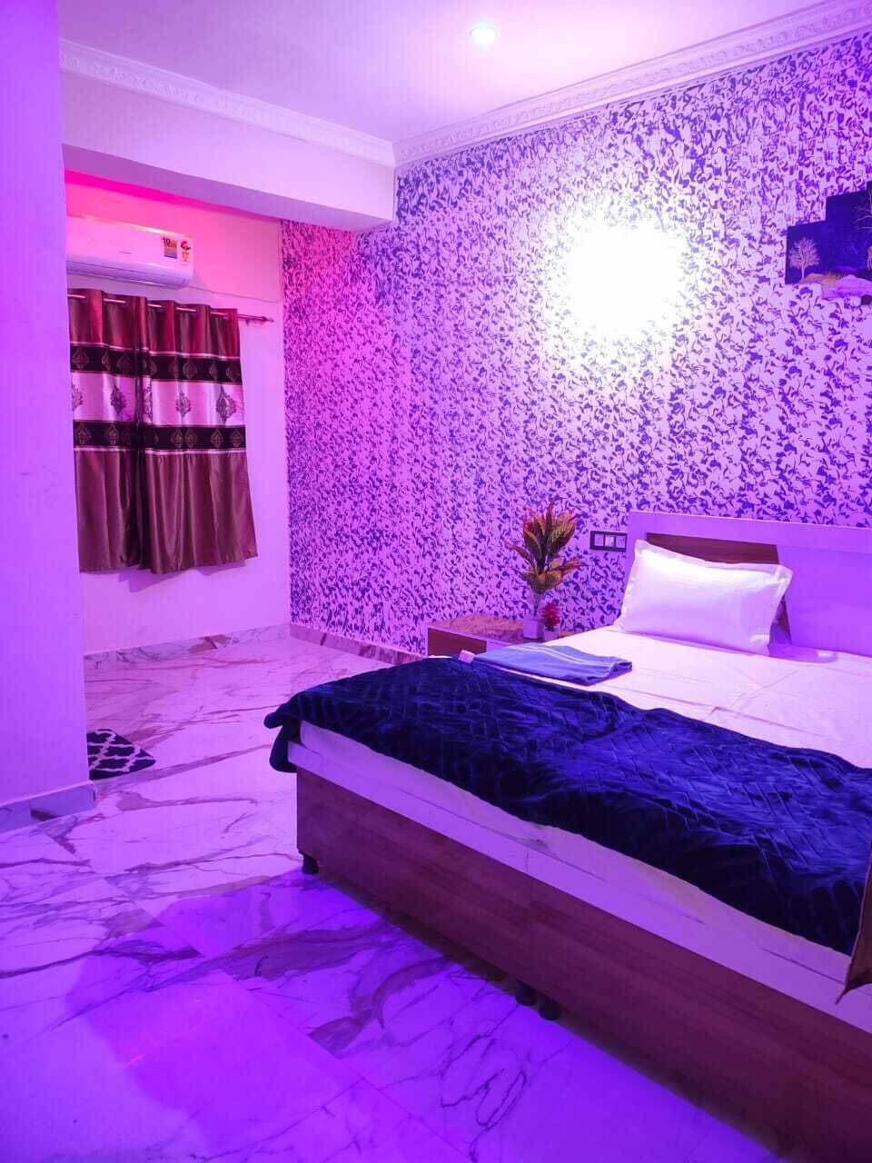 Deluxe Double Room, City View | Hypo-allergenic bedding available, soundproofing, WiFi (free)