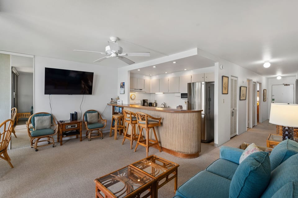 Condo, 1 Bedroom | Living area