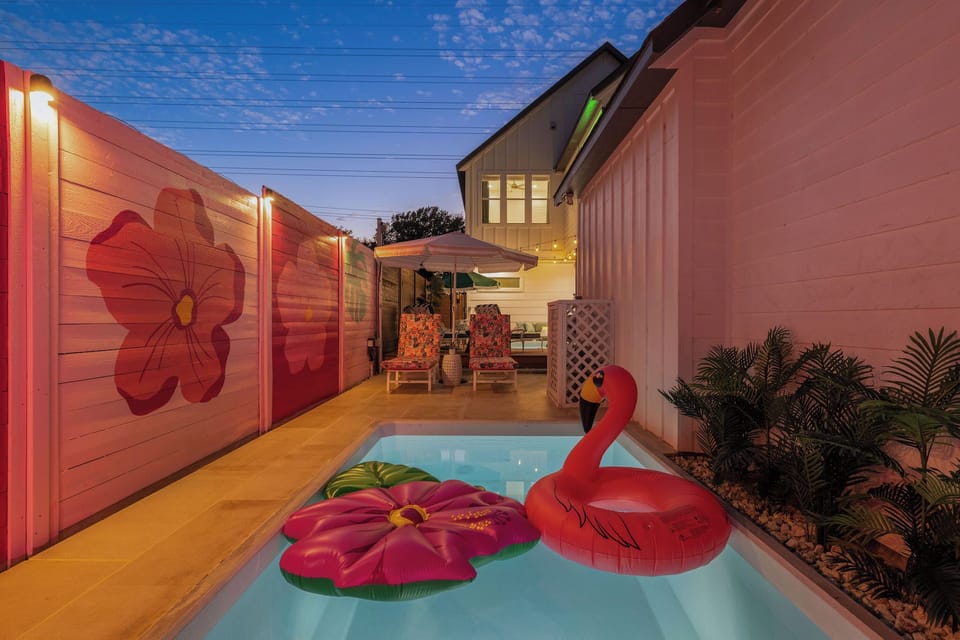 House 2 - Private Outdoor Pool and Amenity Area