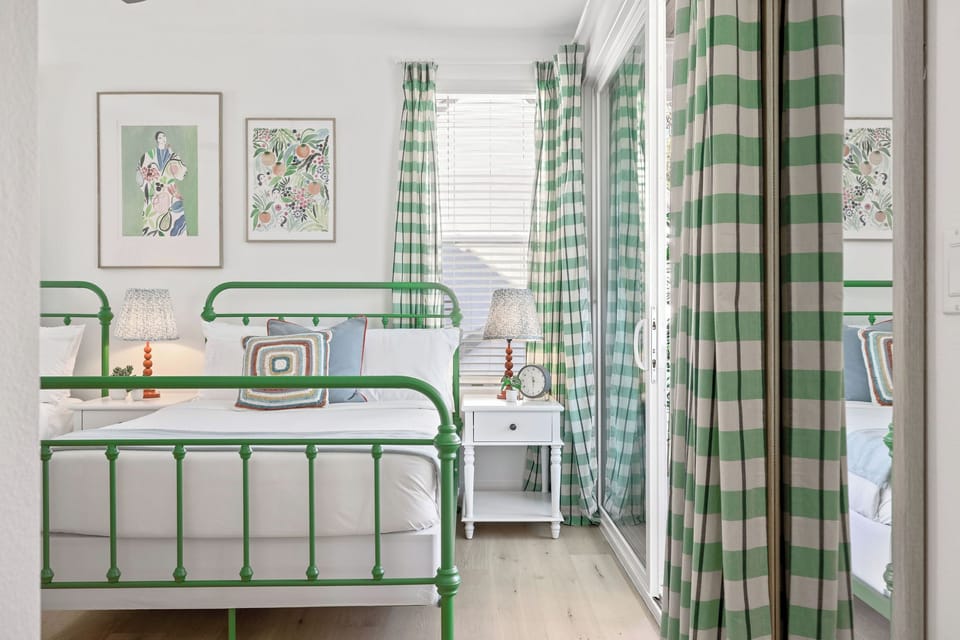 House 1 - 2nd Floor Bedroom - Two Full Beds + Ensuite Bath + 50" TV + Private Balcony