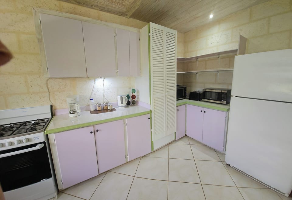 Apartment, 1 Bedroom, Balcony | Interior