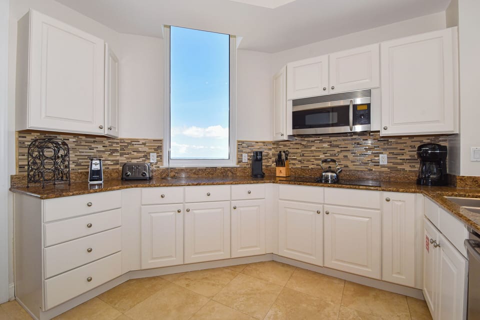 Silver Beach Towers West Penthouse 1901 - Kitchen