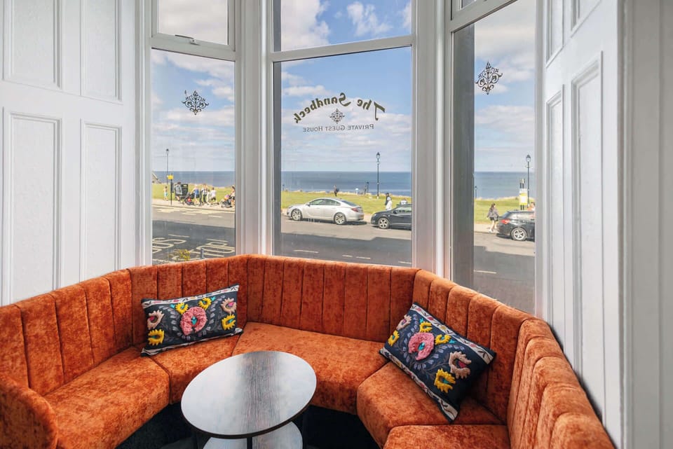Robin Hood's Bay at the Sandbeck, Whitby - Host & Stay
