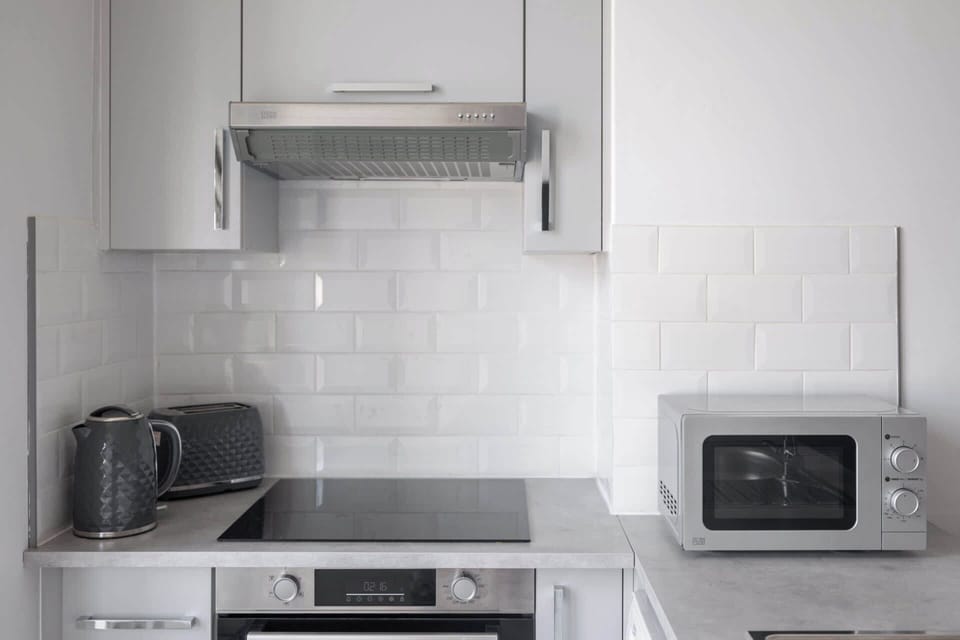 Aberdeen Walk Apartment, Scarborough - Host & Stay