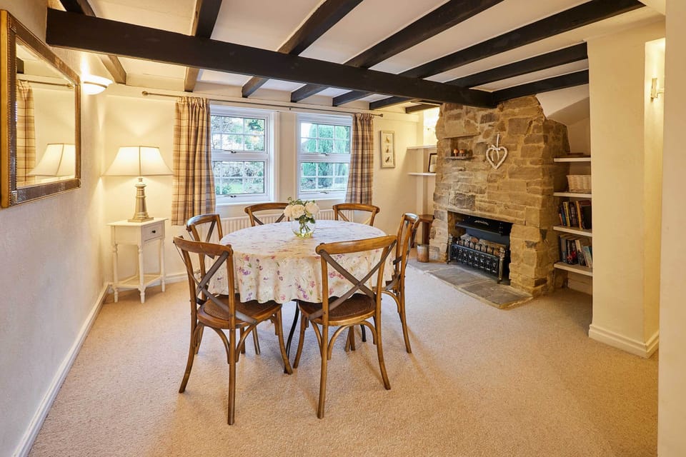 Ailsa Cottage, Great Broughton - Host & Stay