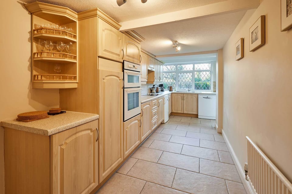 Ailsa Cottage, Great Broughton - Host & Stay