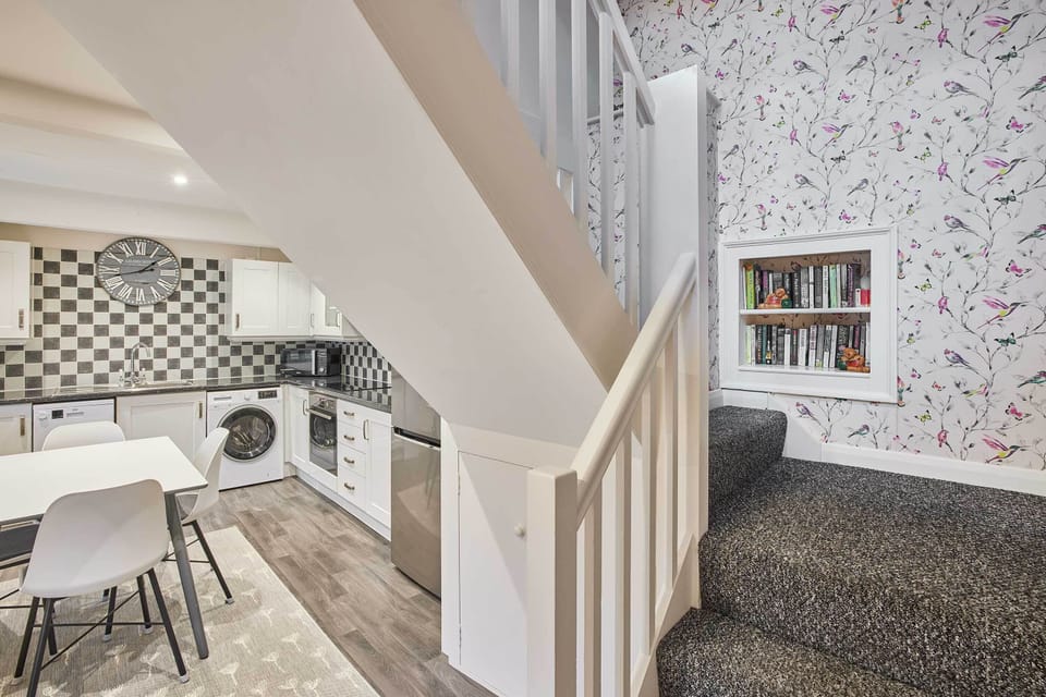 Anvil Cottage, Kirkbymoorside - Host & Stay