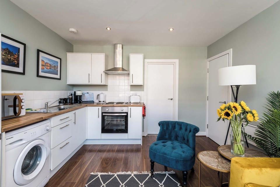 Canning Quarters II and III, Liverpool - Host & Stay