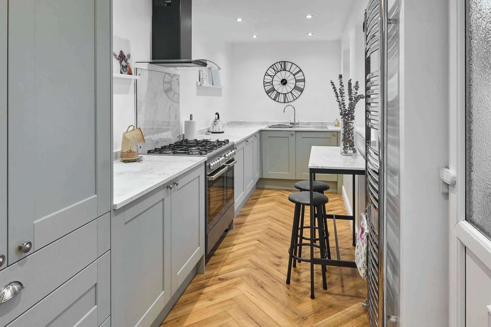 Railway Cottages, Liverpool - Host & Stay