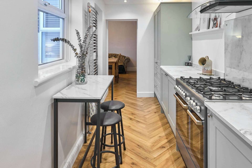 Railway Cottages, Liverpool - Host & Stay