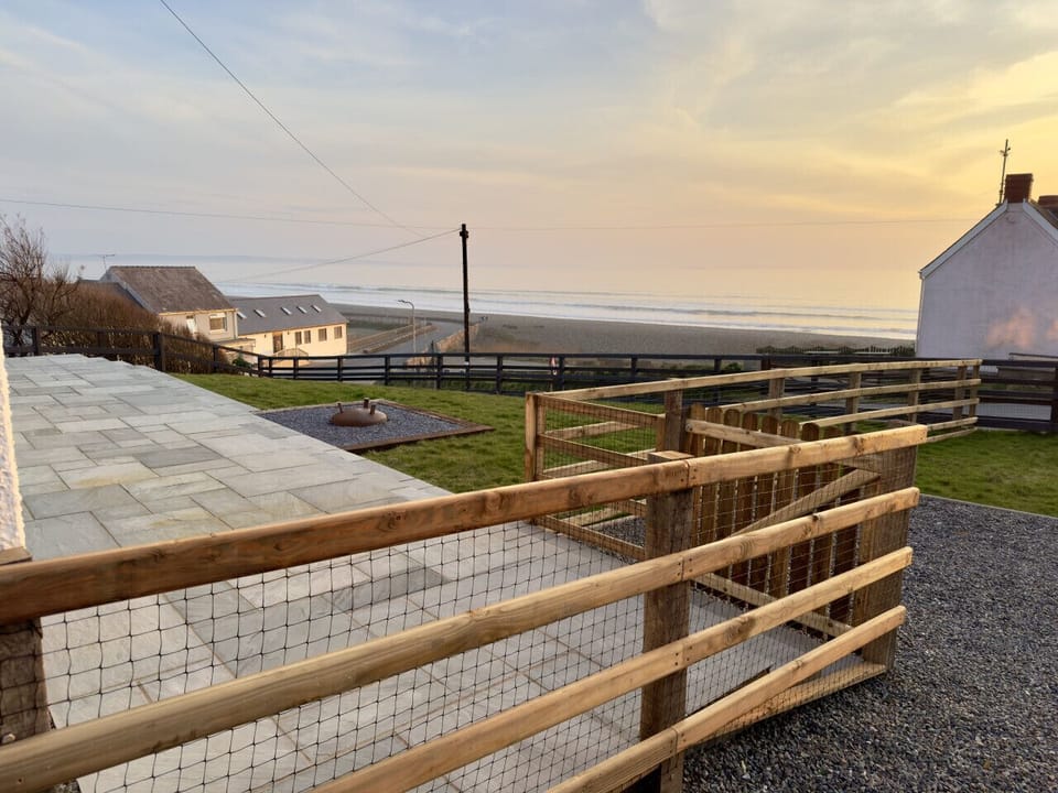 Swn y Don - Fully Secure / Fenced Garden Front & Back