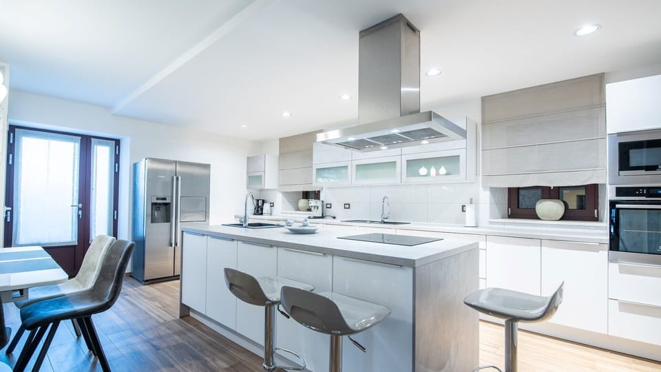 Modern kitchen of Villa LV