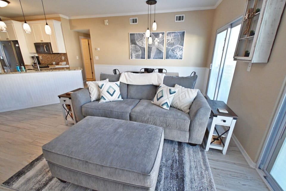 Living Room With Sofa Sleeper