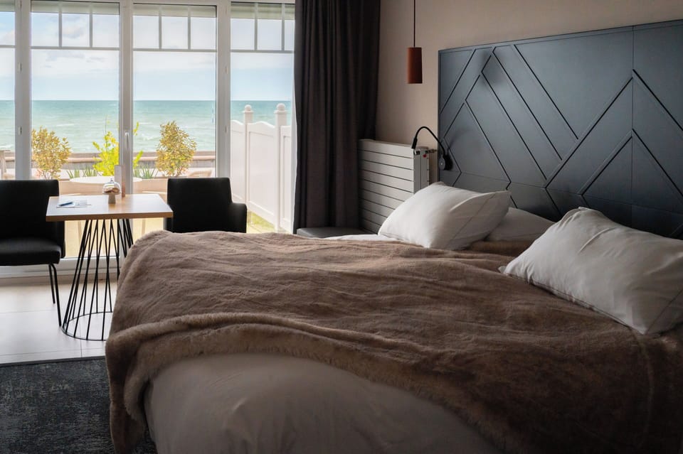 Exclusive Double or Twin Room, Balcony, Sea View | In-room safe, soundproofing, iron/ironing board, free WiFi