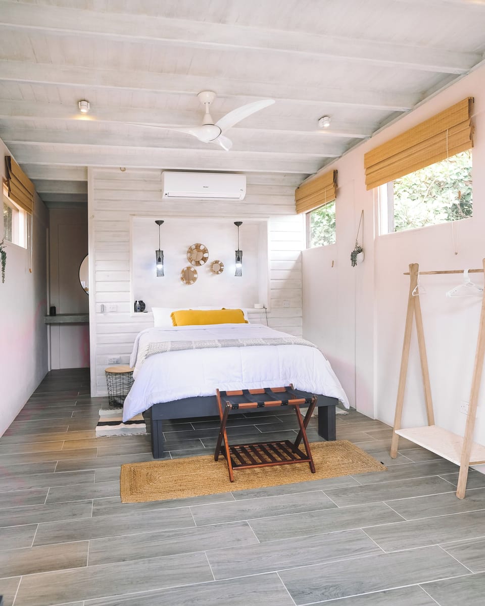 Hibiscus room (1)