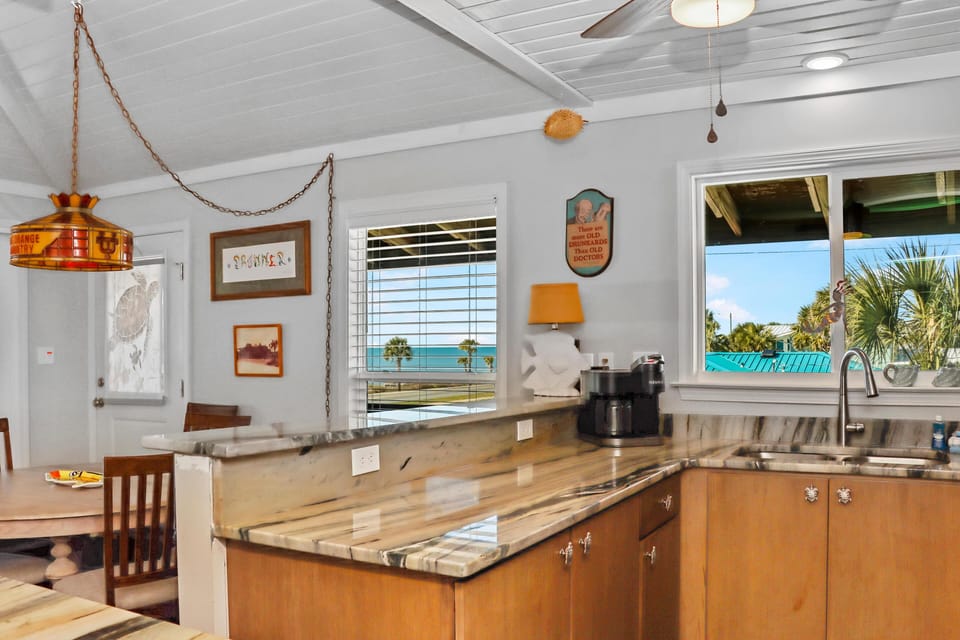 House, Multiple Beds (Quarters B) | Private kitchen | Oven, toaster