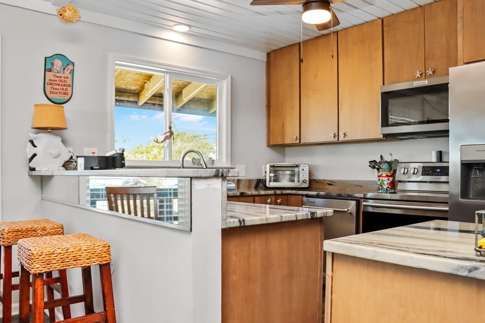 House, Multiple Beds (Quarters B) | Private kitchen | Oven, toaster