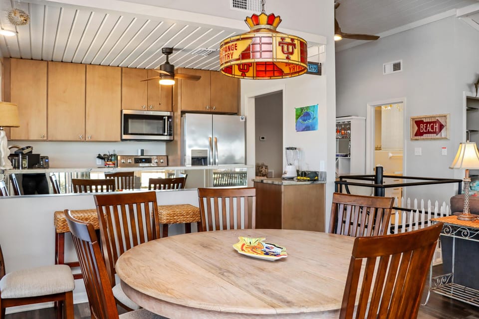 House, Multiple Beds (Quarters B) | Dining