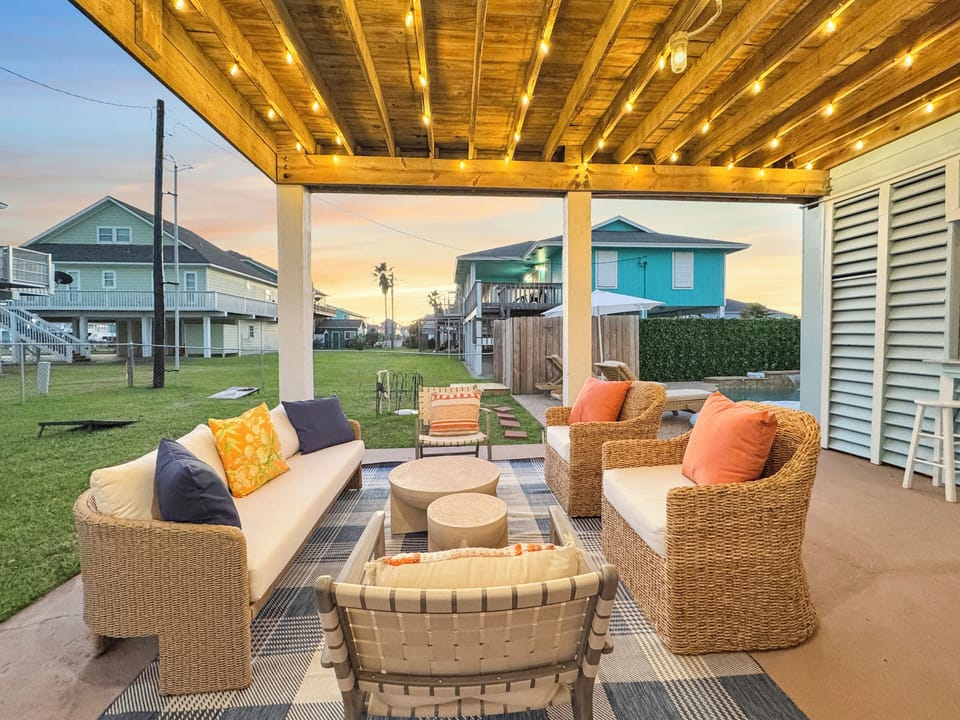 Enjoy family time in the outdoor living room.
