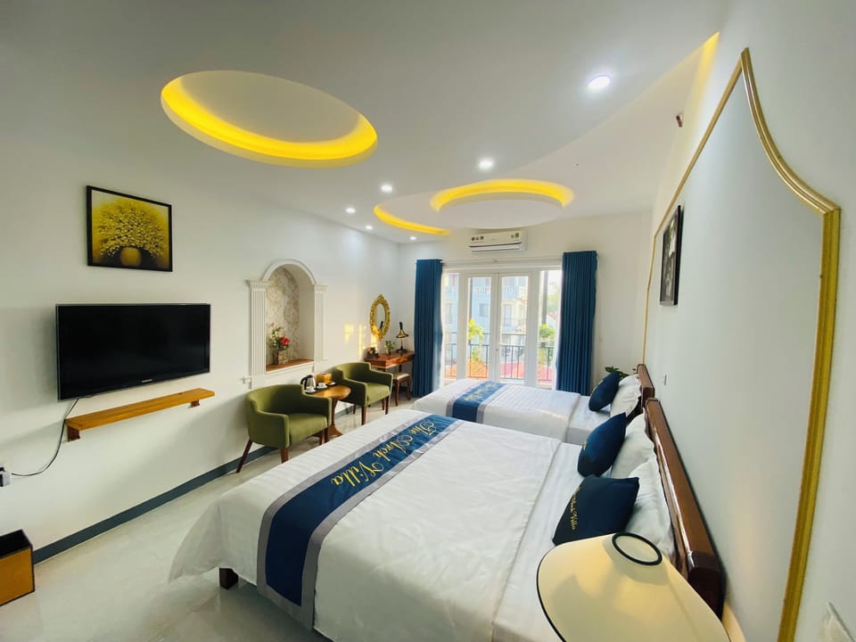 Family Triple Room | Balcony